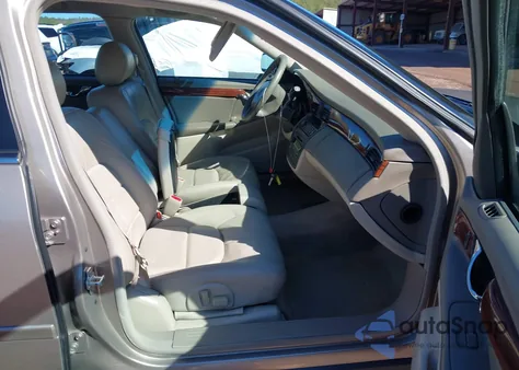 2004 Cadillac Deville Standard z USA, uszkodzony, nr VIN 1G6KD54Y24U260606